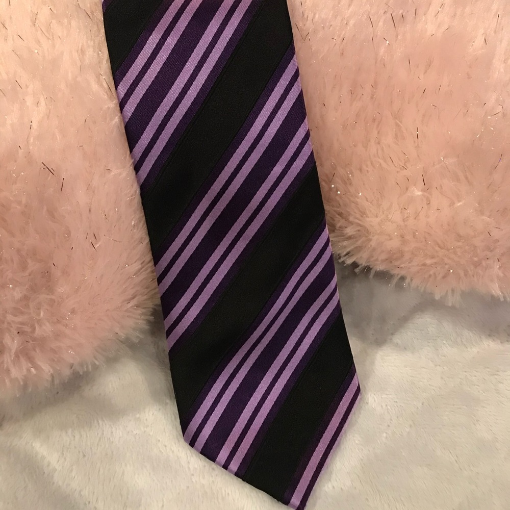 Donald Trump purple/black tie